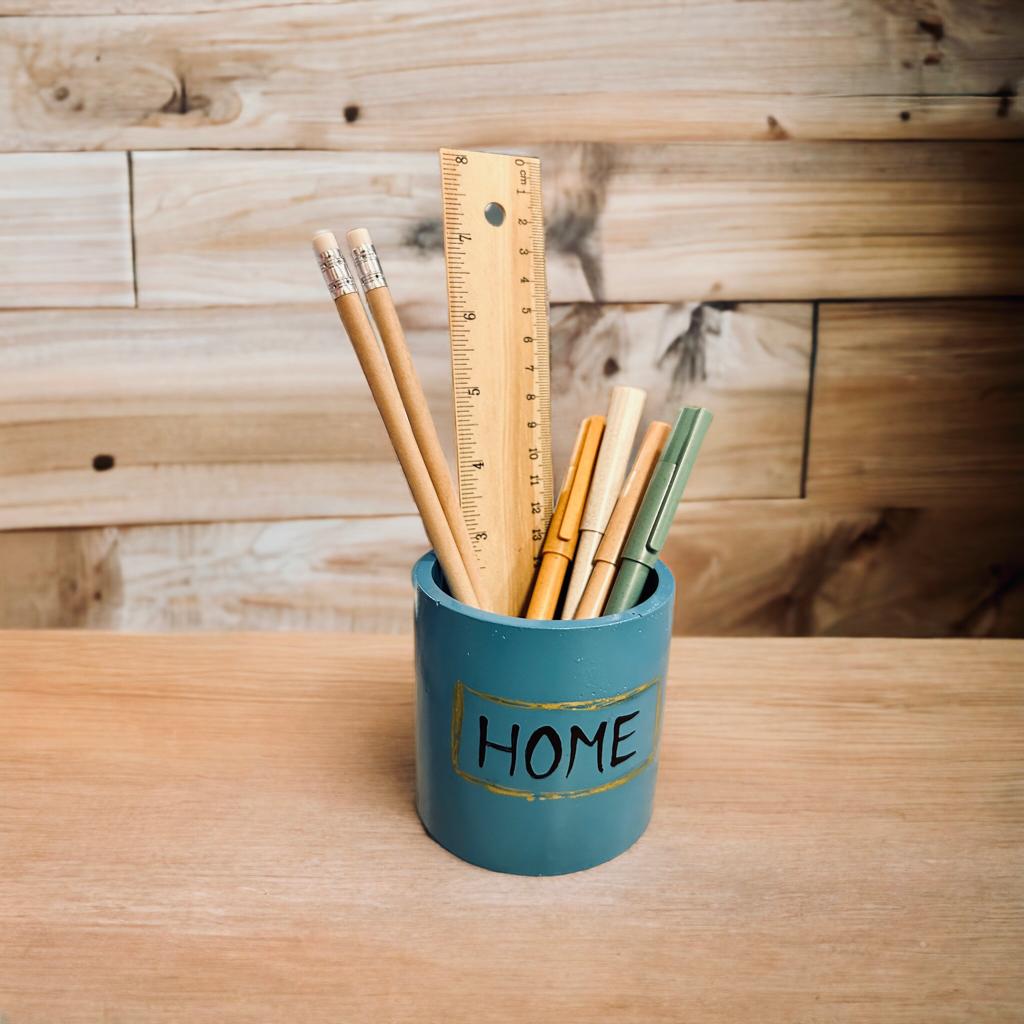 כוס לעטים טורקיז home עשוי מבטון בעבודת יד