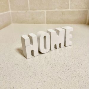 אותיות HOME מיני – בטון לבן